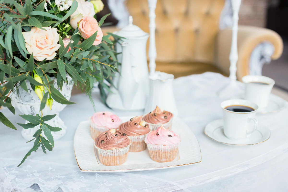 Wedding decor with teapots on tables