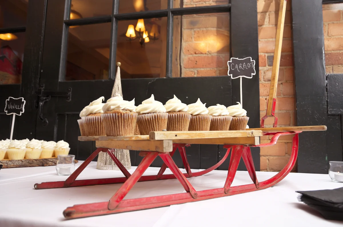 Rustic Sleigh Cupcake Stand with Cupcakes