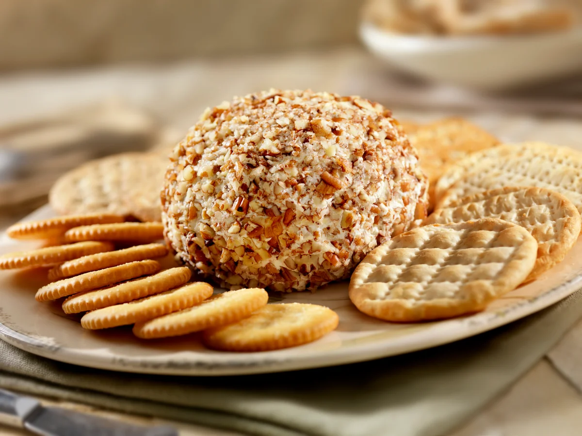 Cheese ball and crackers