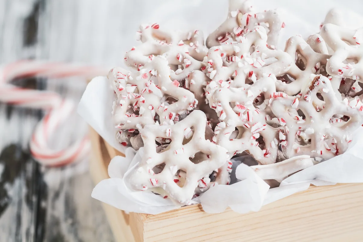 white chocolate-covered pretzels