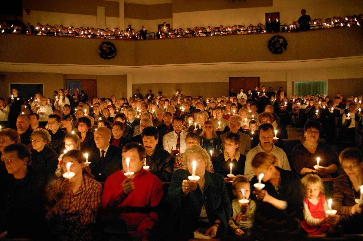 Christmas candlelight service