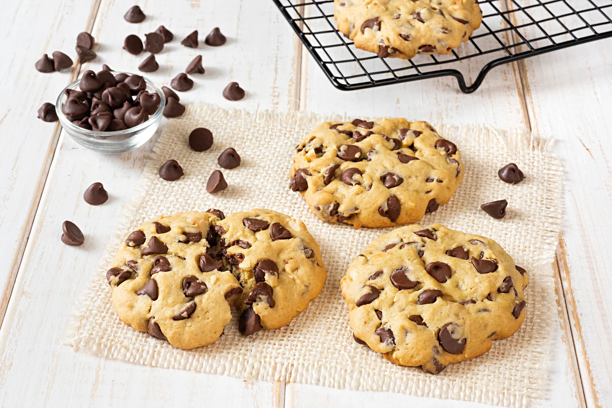 chocolate chip cookies