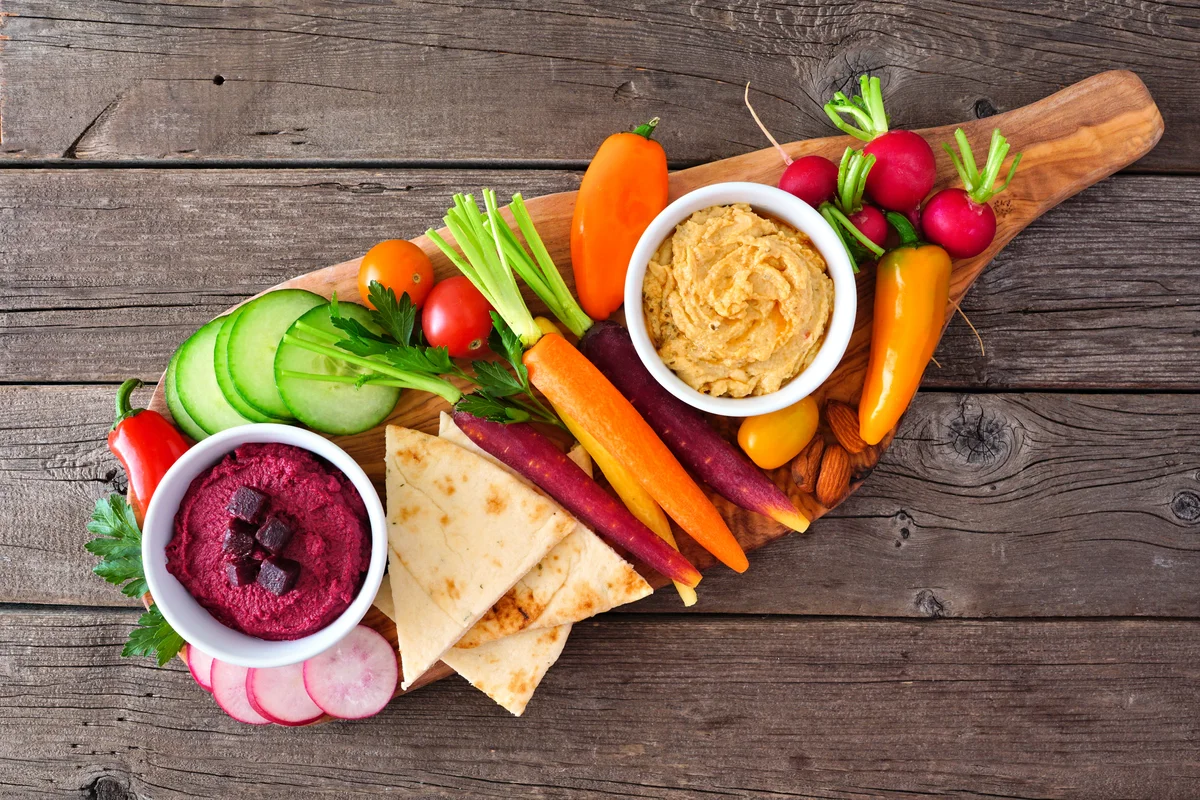 hummus and veggie platter