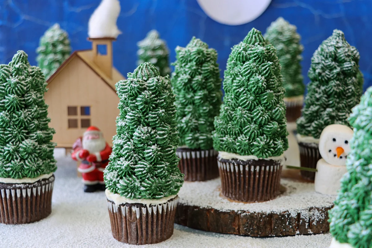 Christmas tree design chocolate cupcakes