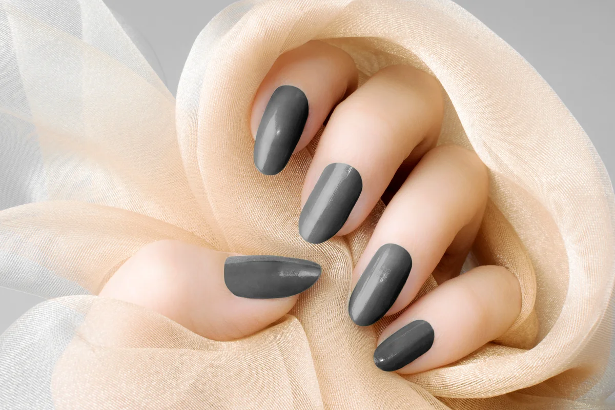 gray nails