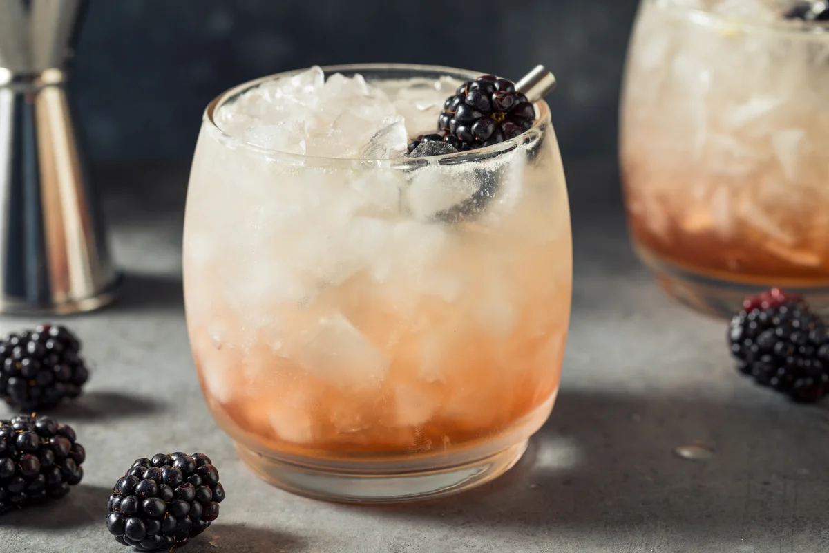 Boozy Refreshing Bramble Cocktail with Gin and Blackberries