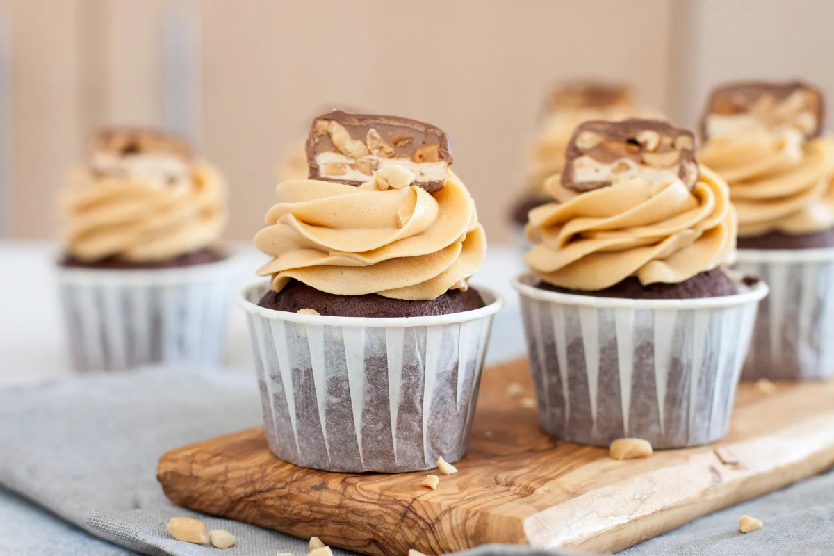 cupcakes with peanut butter ganache icing