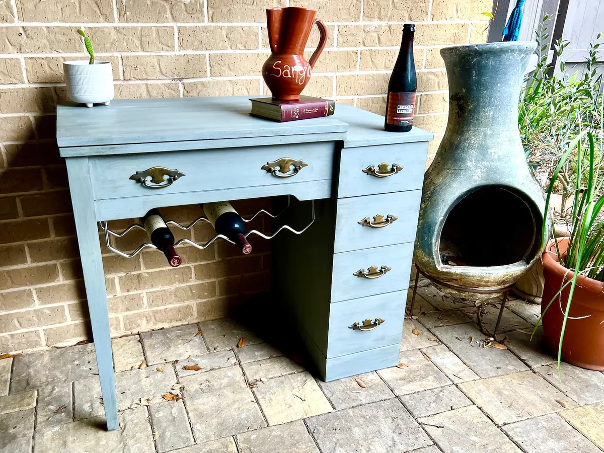 Table Refurbished Bar with Wine Rack