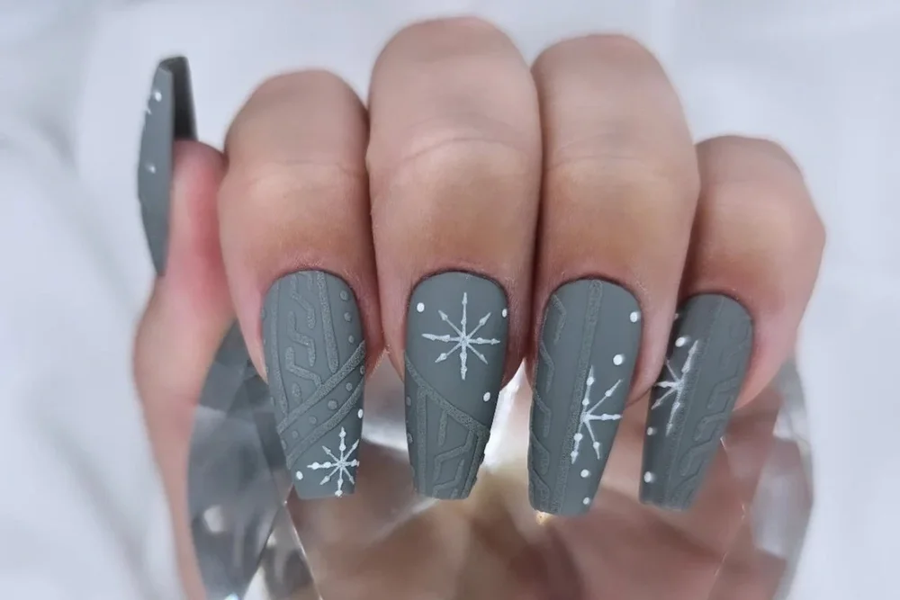 Winter Sweater Nail Press Ons