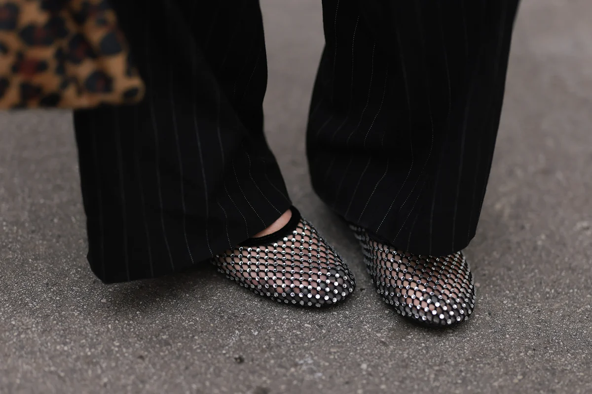 black transparent rhinestone pattern ballerinas