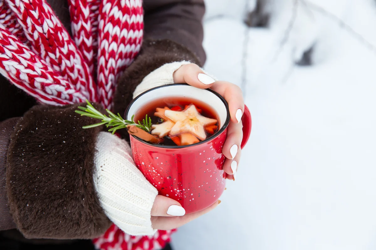 apple rosemary mulled wine