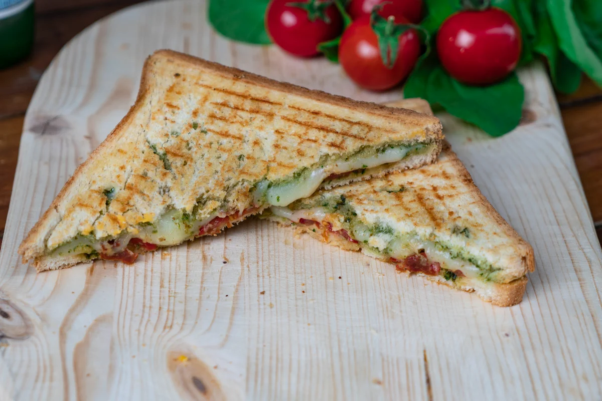 tomato pesto grilled cheese