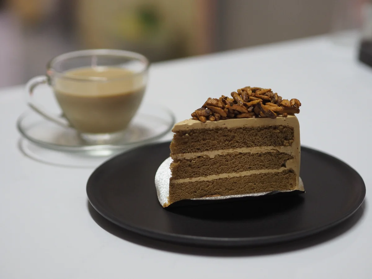 coffee-flavored layer cake