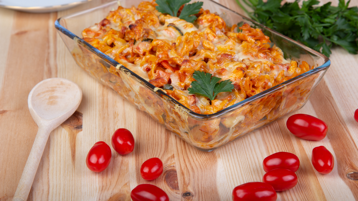 Easy Spicy & Tangy Buffalo Chicken Pasta Bake Recipe
