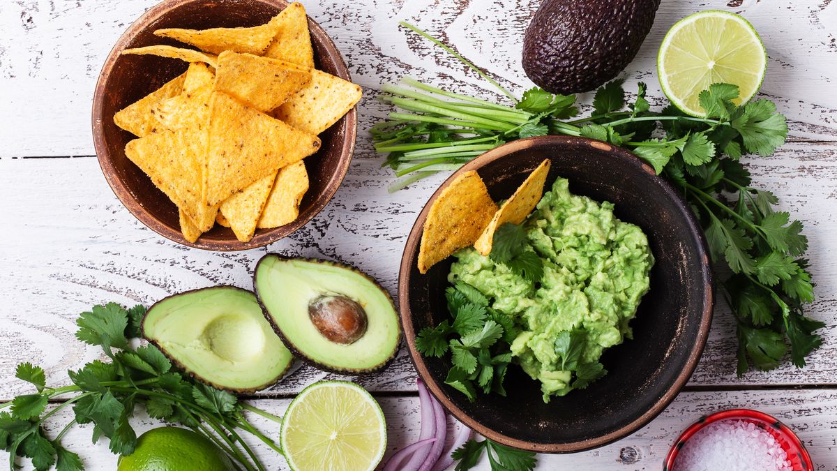 How to Make Guacamole: Classic Recipes + Endless Variations