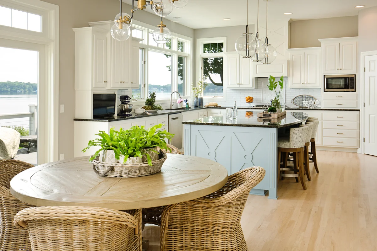 Houseplants as centerpiece for dining table