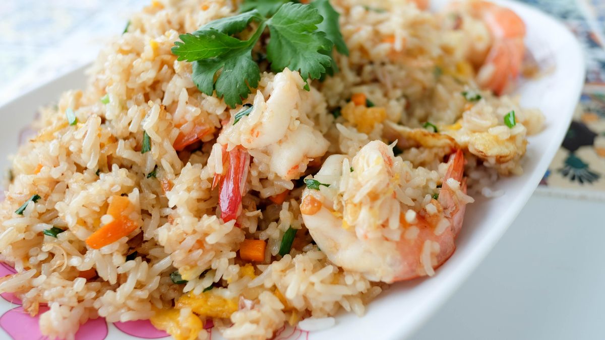 Fast & Easy Shrimp Fried Rice Recipe Using Leftover Rice