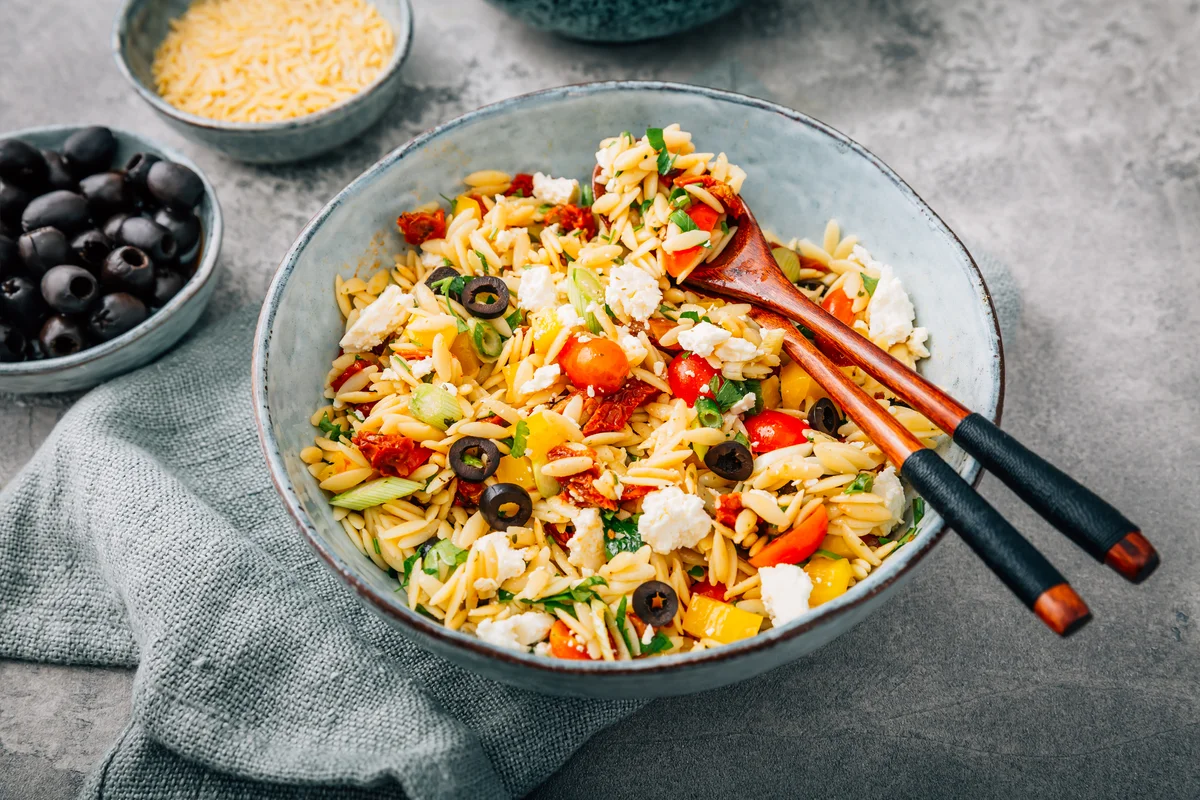 greek orzo salad