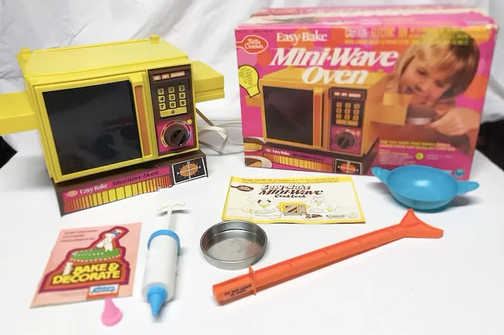 Betty Crocker - Kenner - Easy-Bake - Mini-Wave Oven