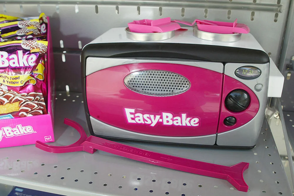 Easy-Bake Oven by Hasbro