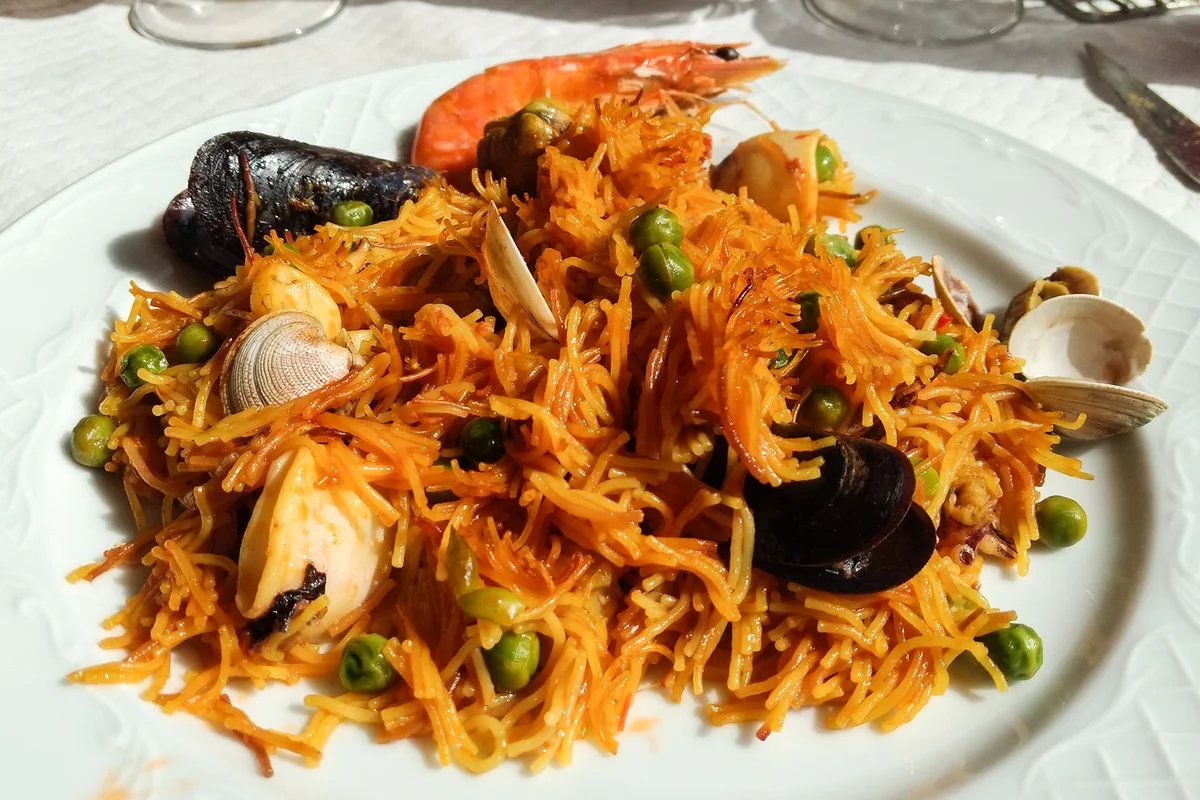 A dish of seafood noodles in Spanish style