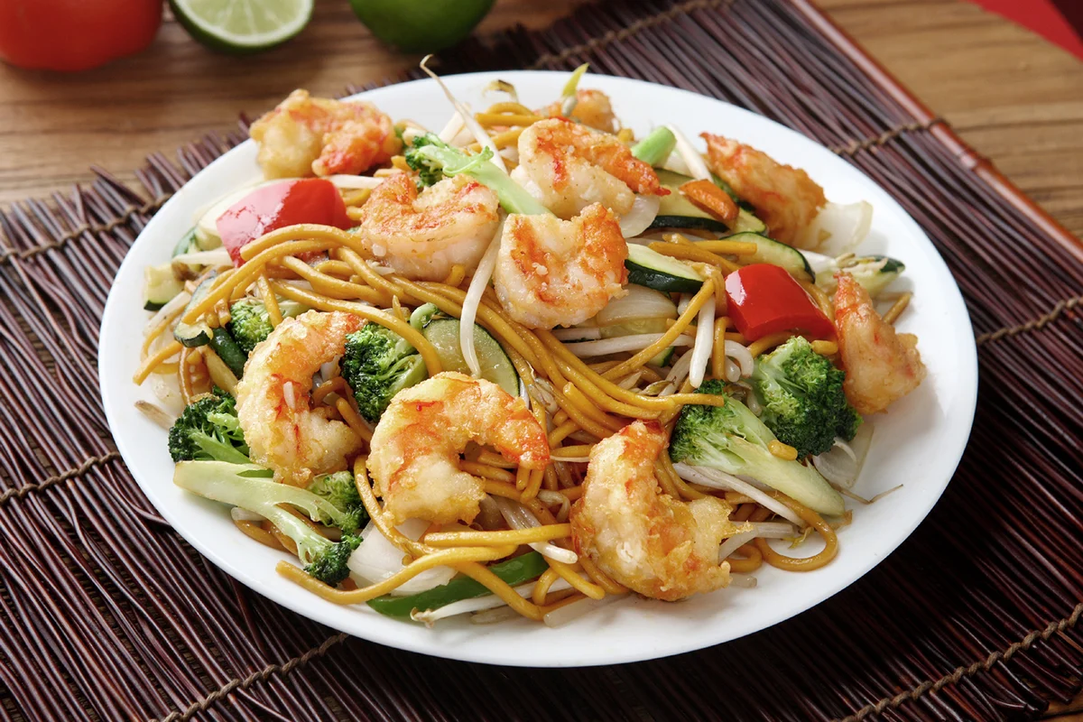 Chinese Style Noodle - Shrimp & Broccoli Chow mein