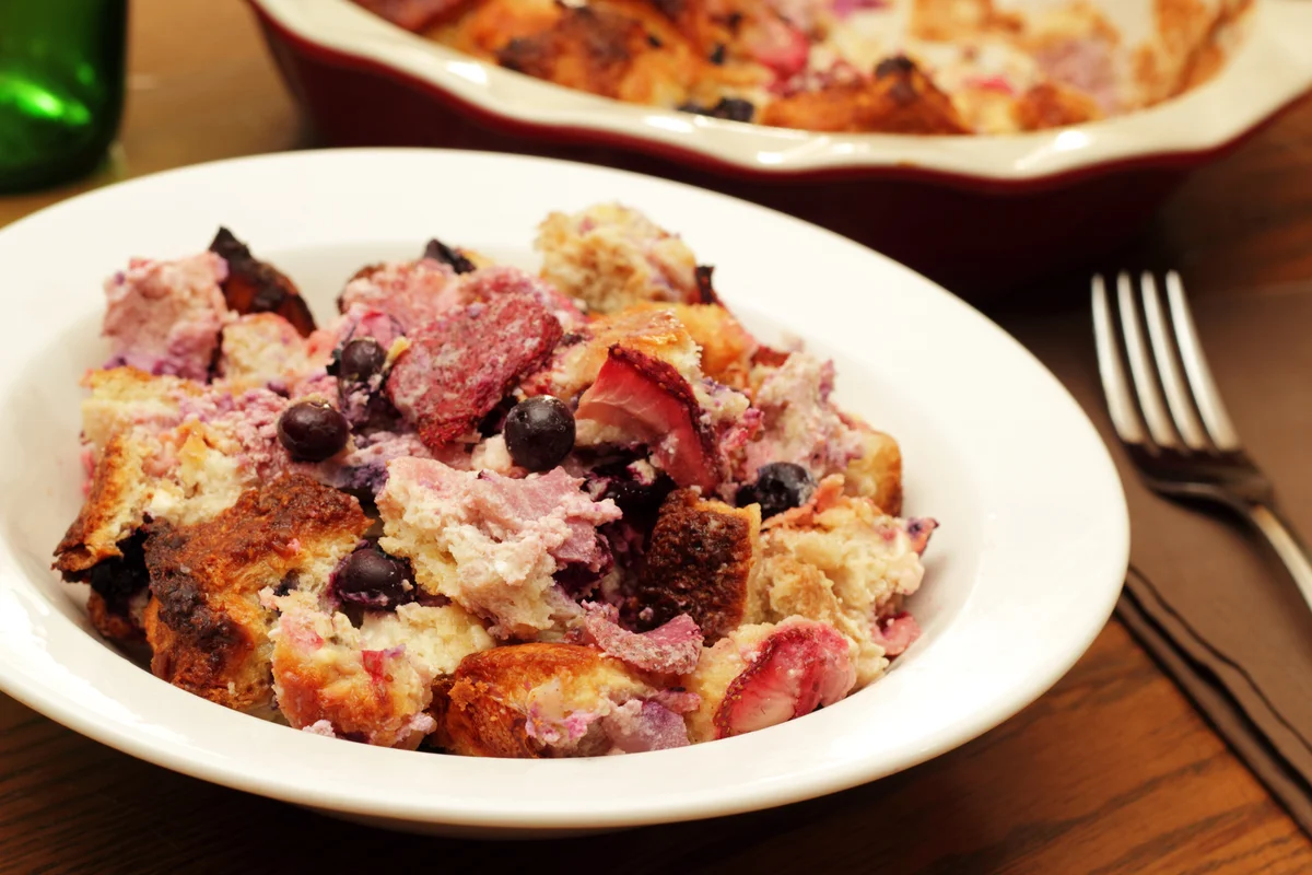 berry bread pudding