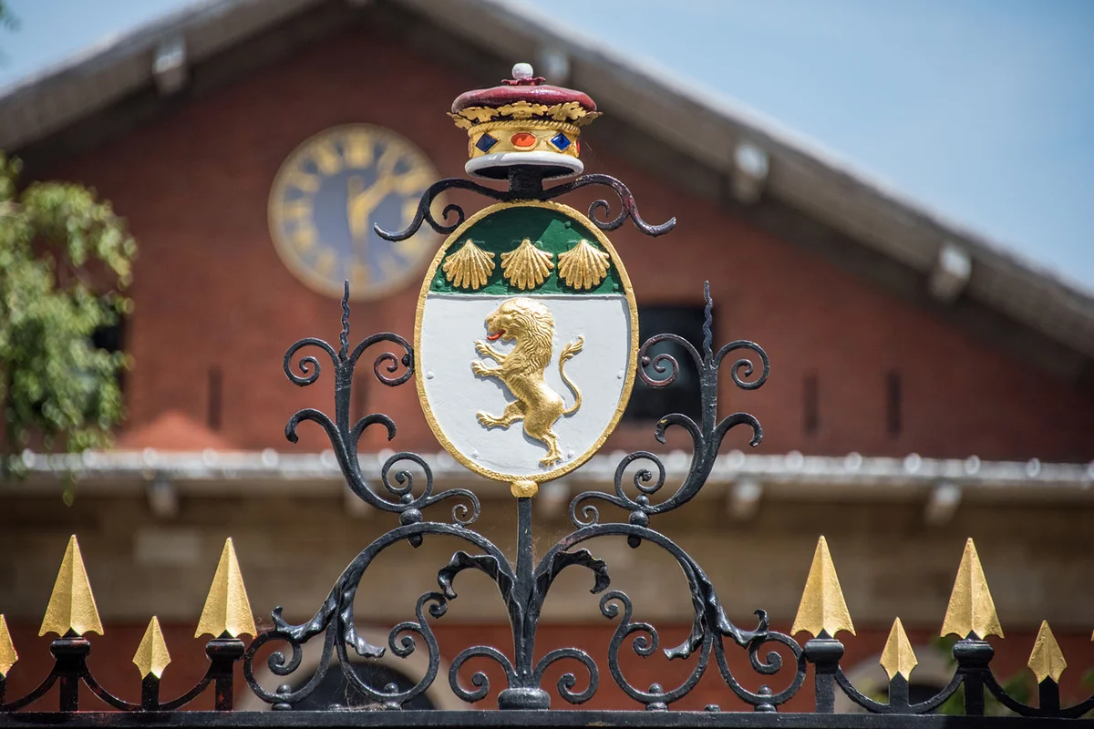 Russell coat of arms