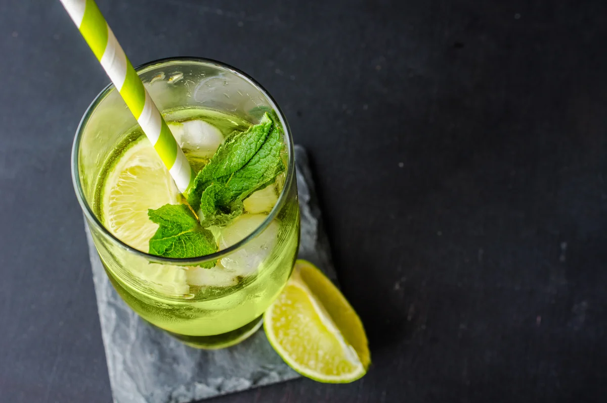 Cold matcha tea with lime and ice