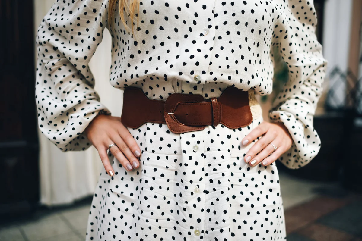 woman with hands on the waist