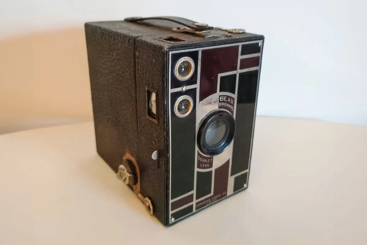 Canadian Kodak CO || Vintage Camera || Beau Brownie Doublet Lens || Kodak Film 116 || Kodak Camera