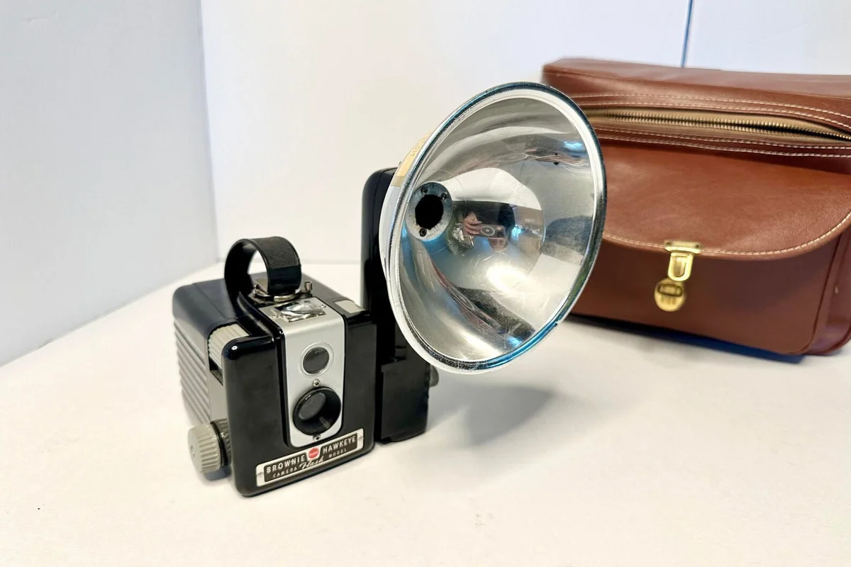 Vintage Kodak Brownie Hawkeye Flash Model Camera