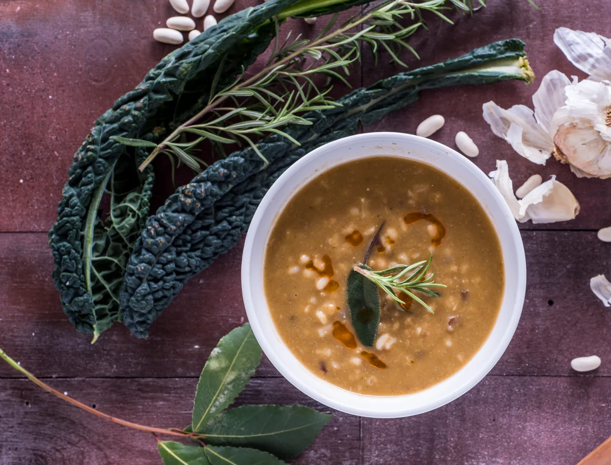kale and bean soup
