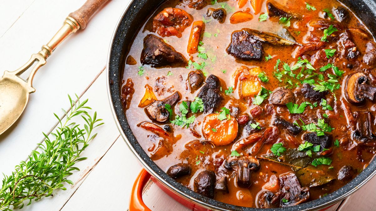 Comfort Classic: Hearty Beef Stew With Tender Potatoes & Veggies