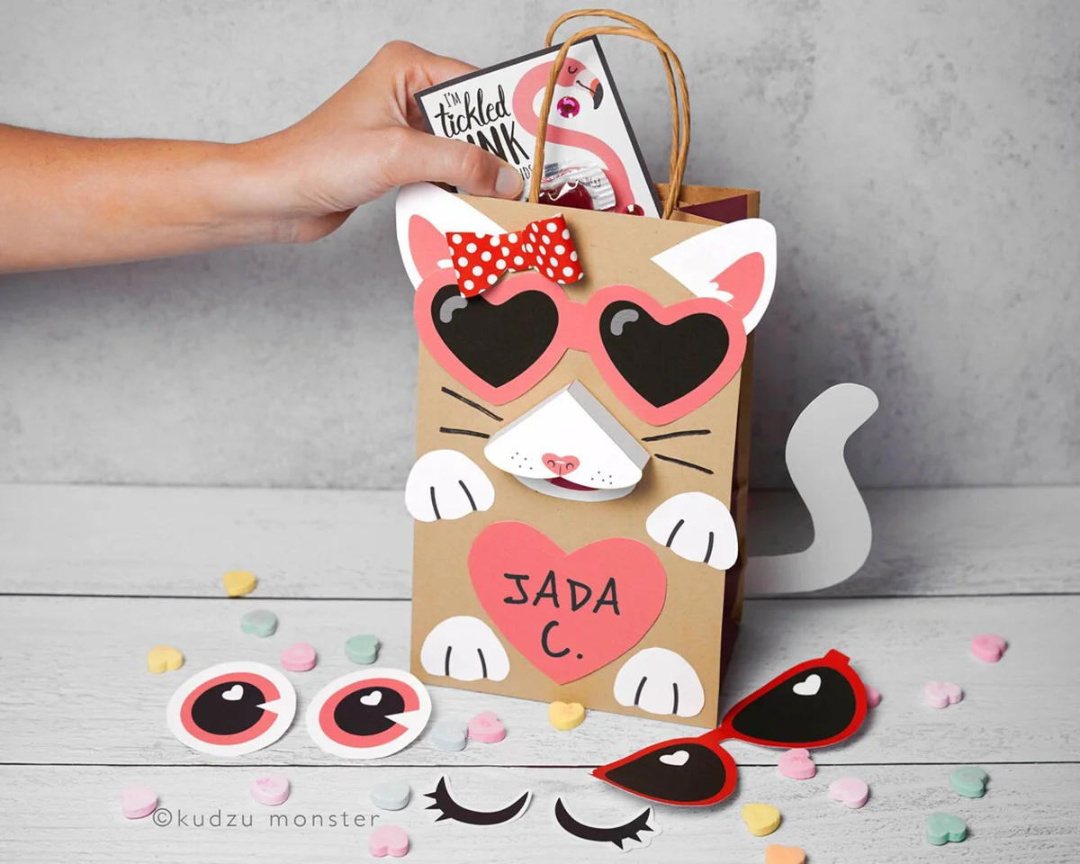 Cat Valentine Bag Decor