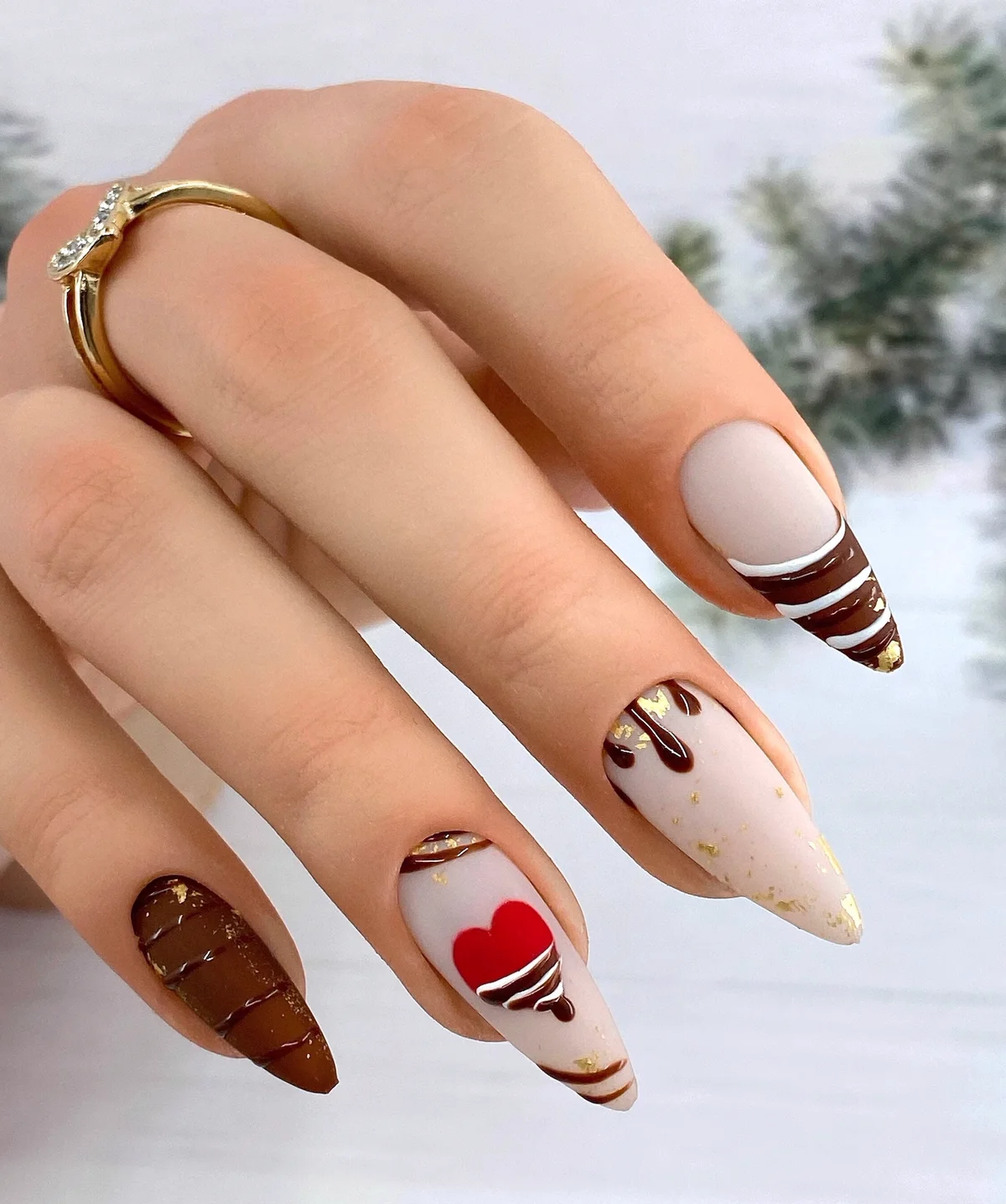 Chocolate love Nails