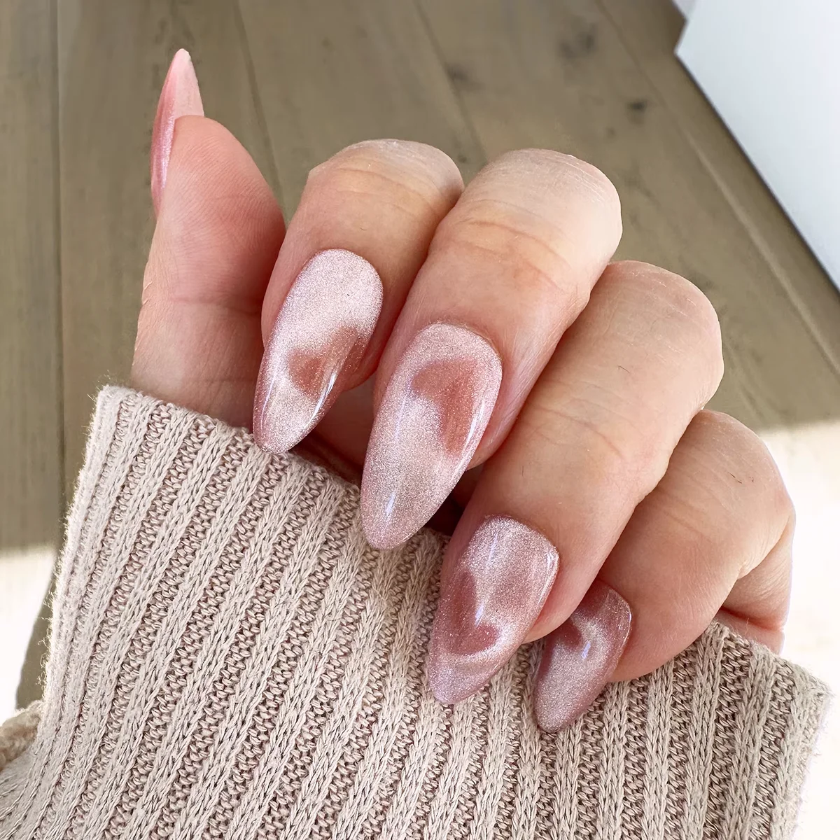 Shadow Hearts, Soft Pink Cat-eye Heart Press On Nails