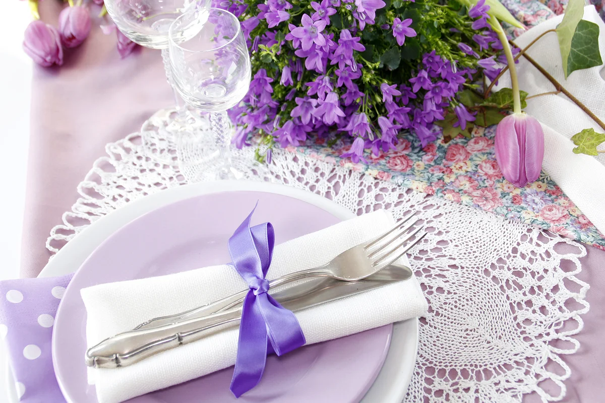 Table setting in purple color