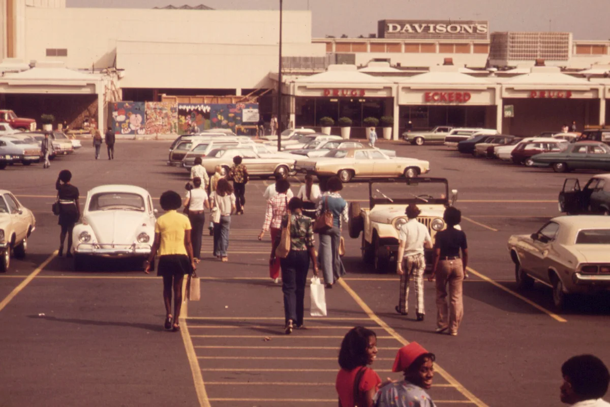 1970s Mall