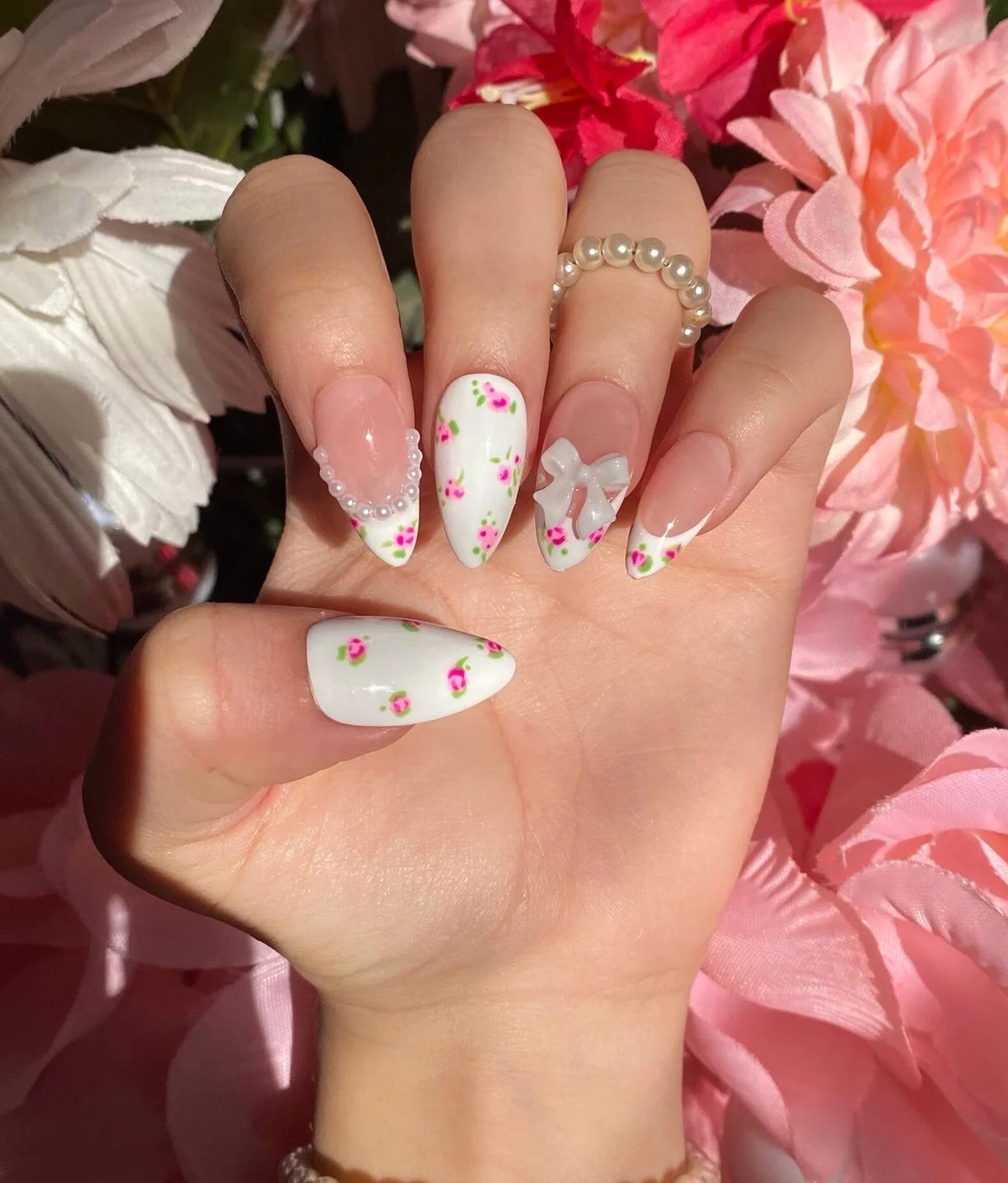 Floral nail manicure