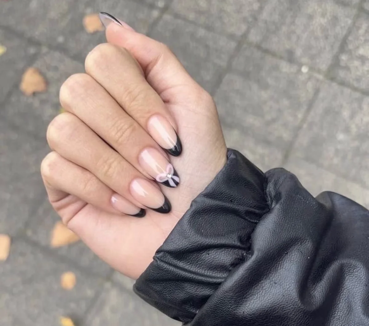 Black french nails-aesthetic