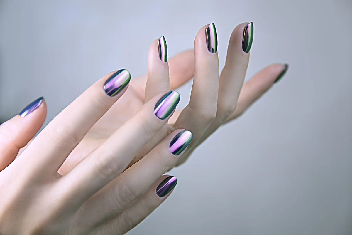 Manicure metallic nails
