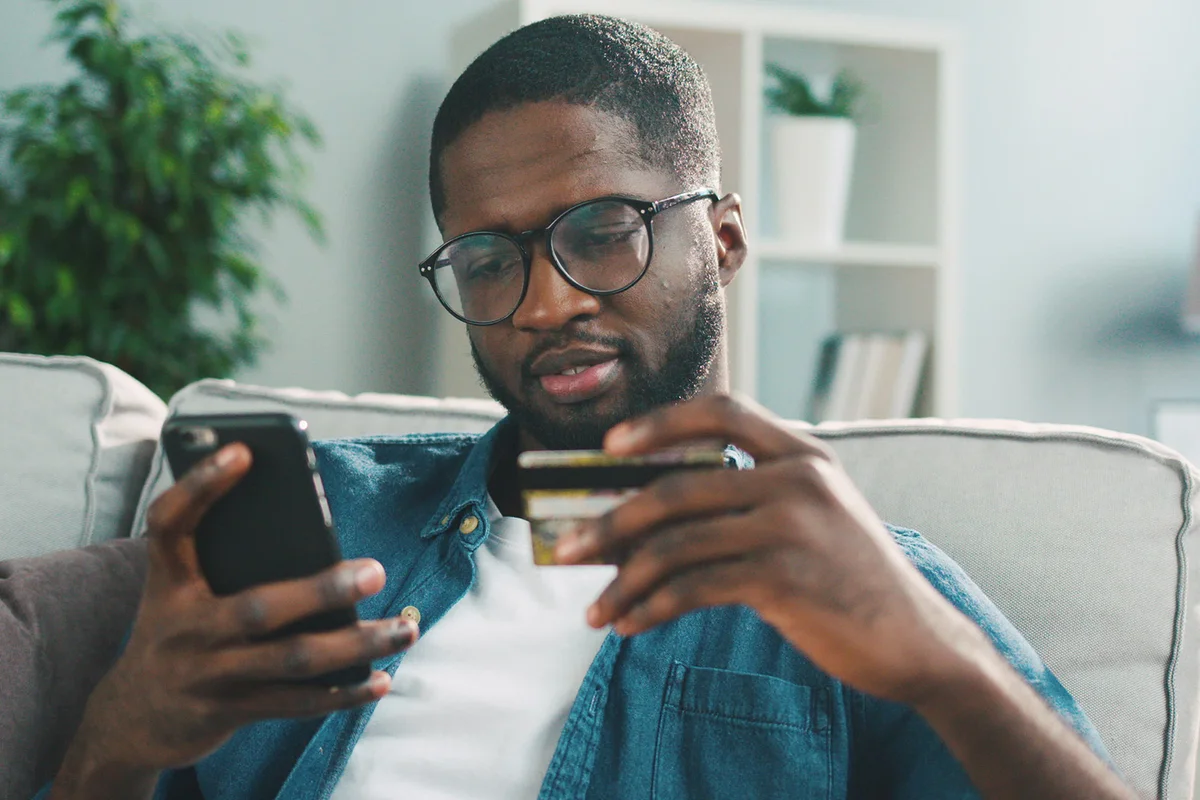 man in glasses shopping online