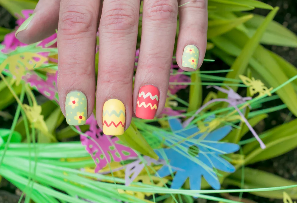 flowers and zig zag nails
