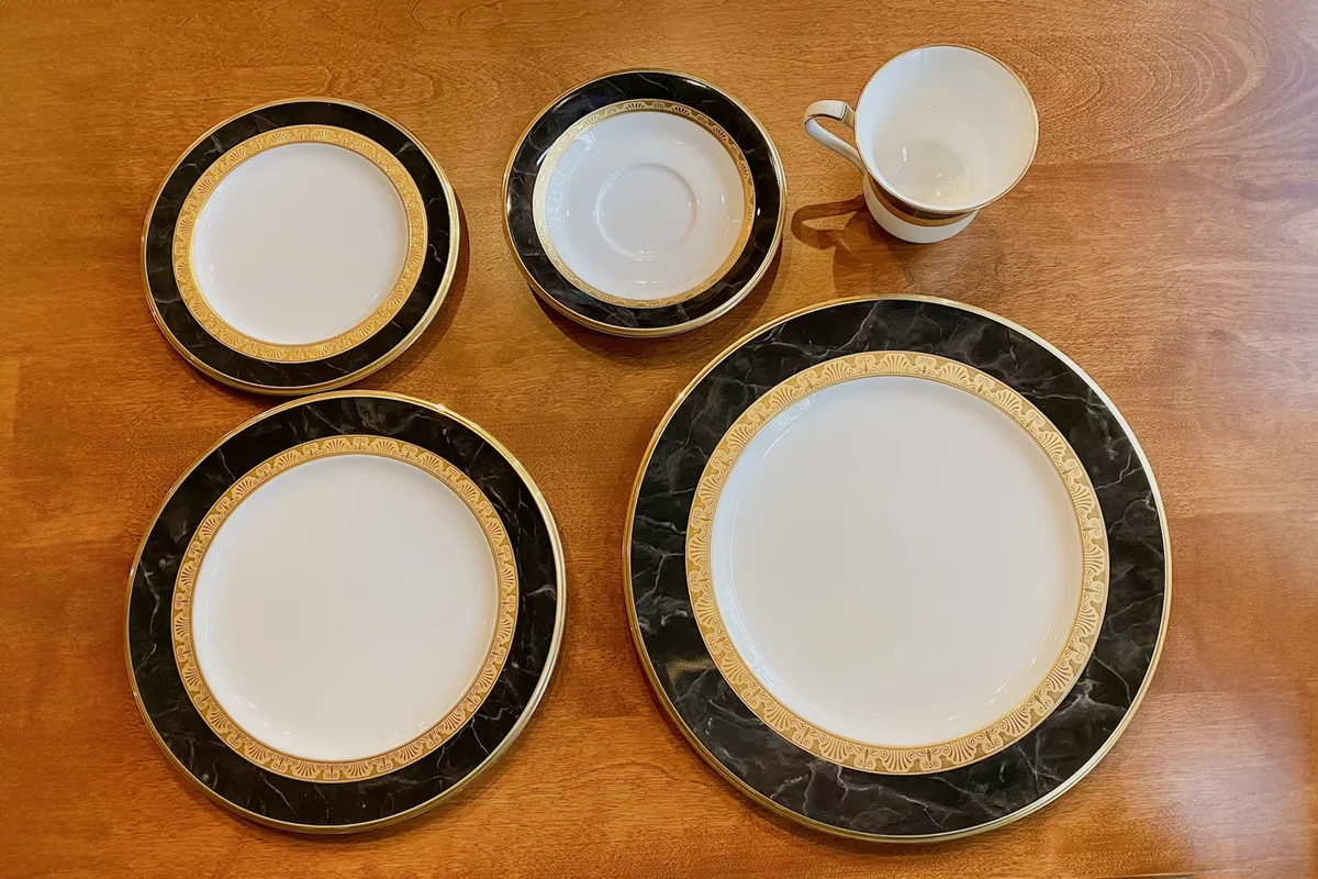 Noritake Opulence 4 Place Settings
