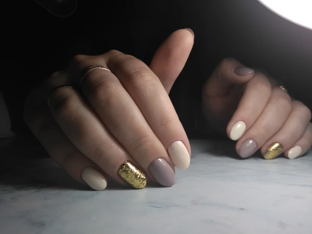 gold nails