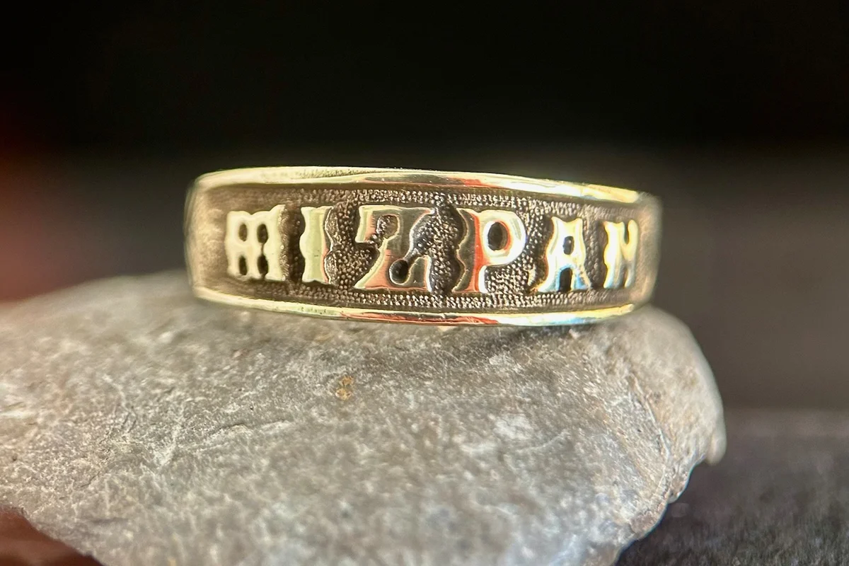 9k yellow gold Mizpah