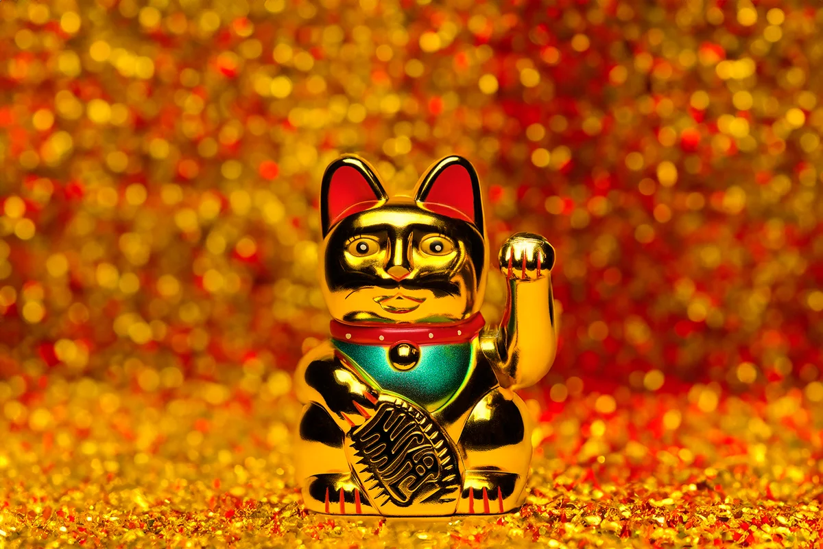 golden Maneki Neko Japan lucky cat