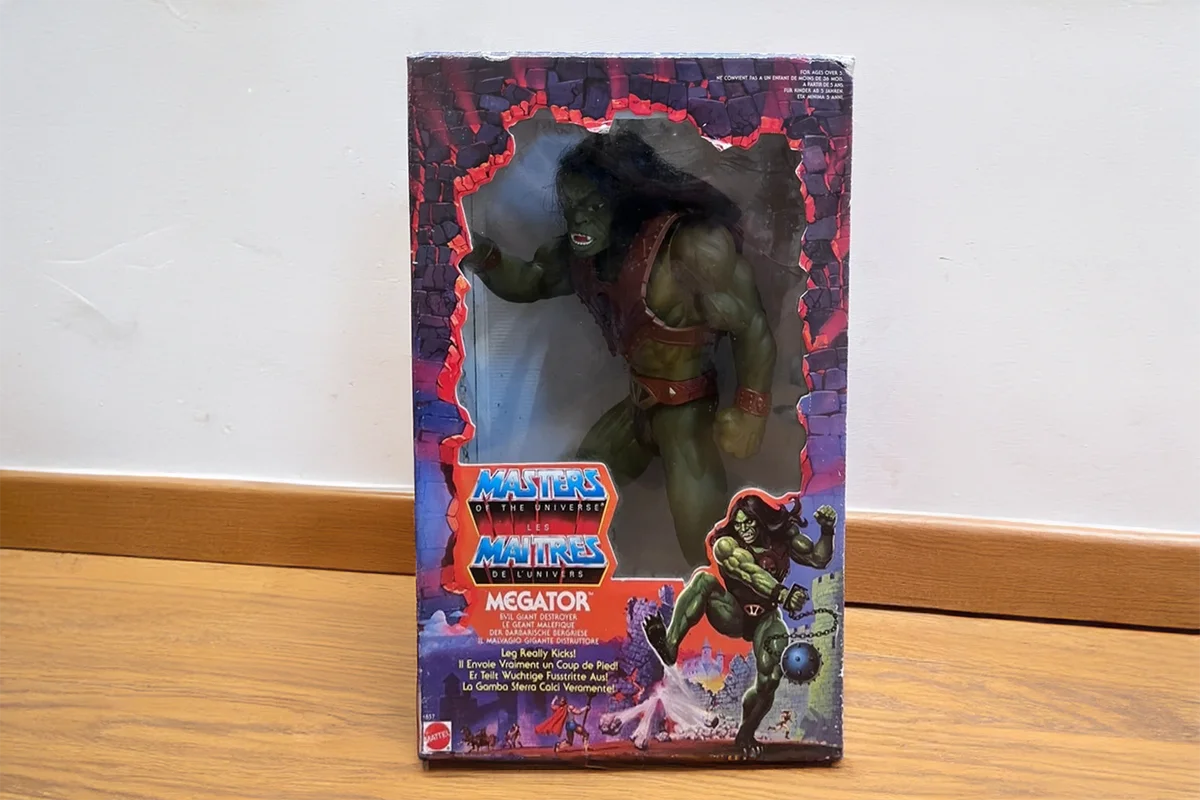 Megator motu in box with weapons