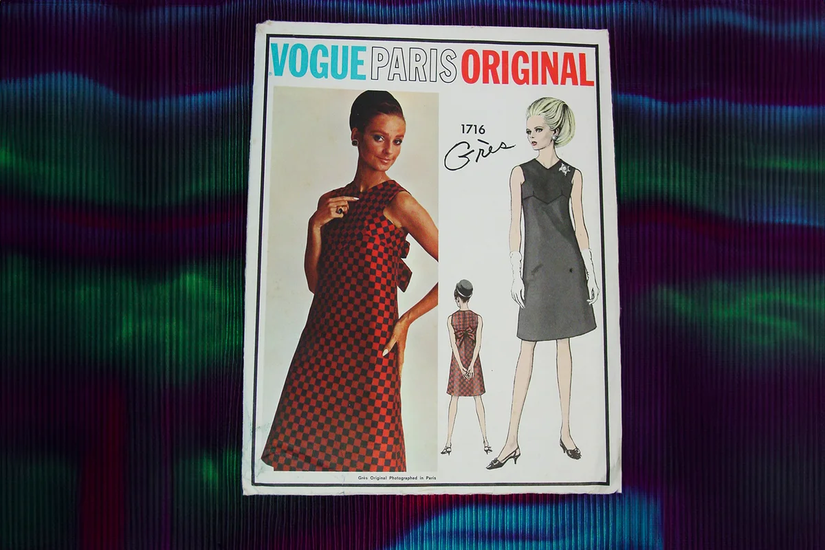 Vintage Pattern c.1960's Vogue No.1716 Paris Original by Gres Size 16, Uncut, Factory Folds